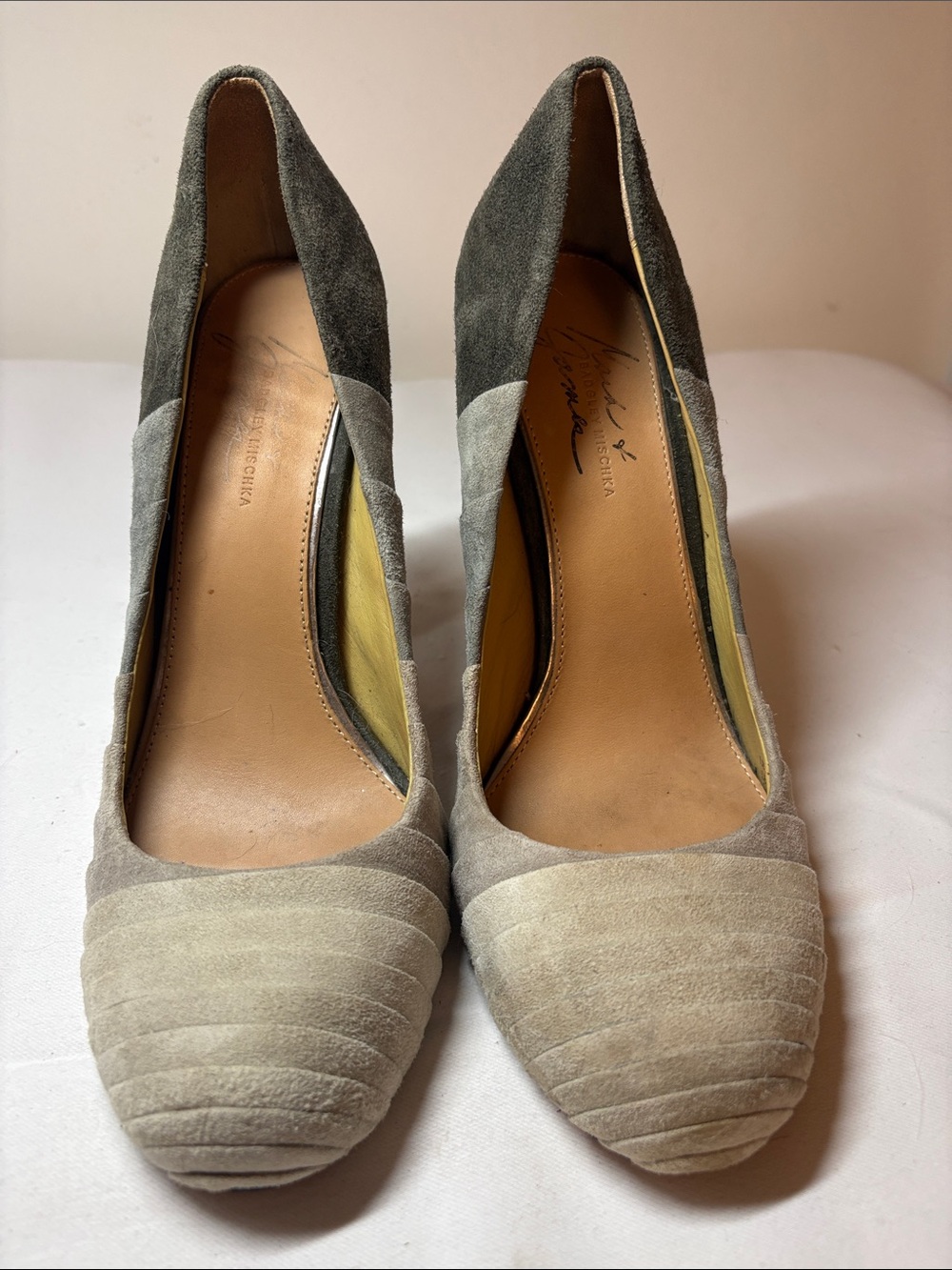 Badgley Mischka Gray Gradation Suede Heeled Pumps Size 8 - Picture 3 of 13